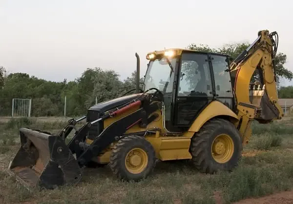 Retroescavadeira usada: o guia completo de compra para empresários agrícolas