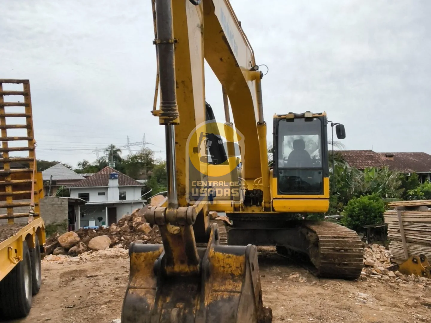 Komatsu PC200-8