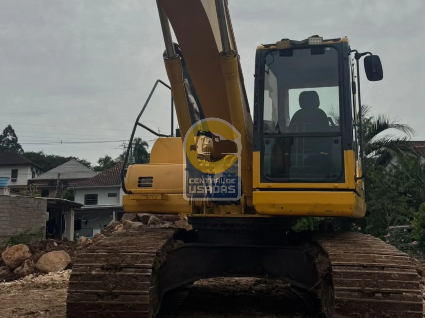 Komatsu PC200-8