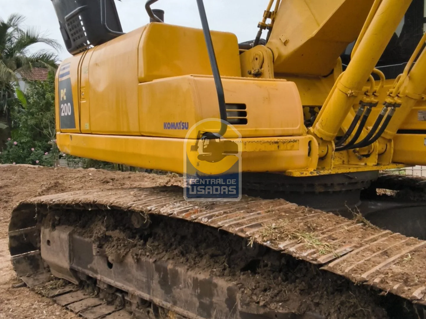 Komatsu PC200-8