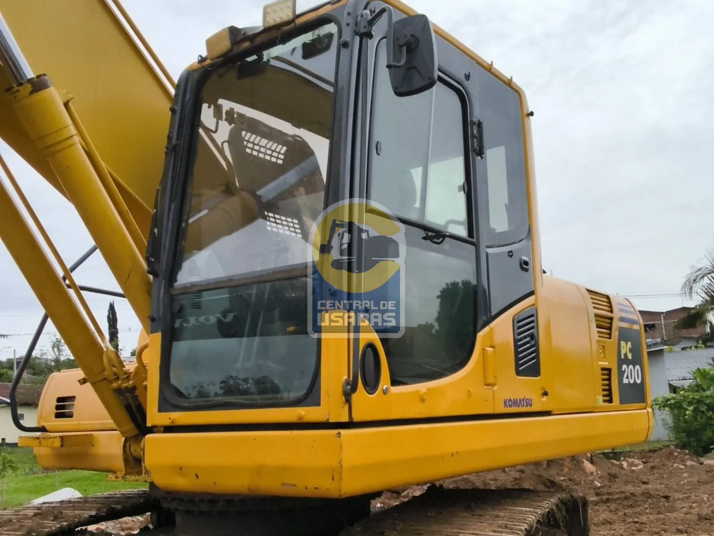 Komatsu PC200-8