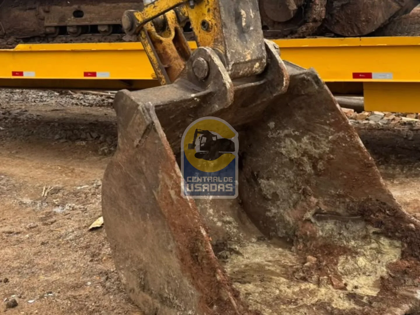 Komatsu PC200-8